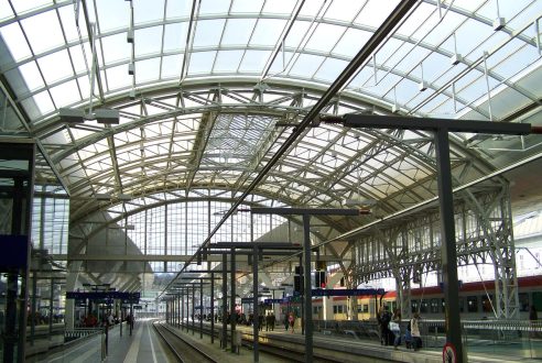 Comment monter une charpente pour toiture en gradins ?