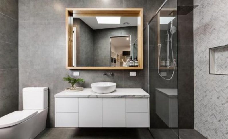 Guide d’installation d’un miroir de salle de bains