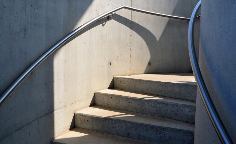 Escaliers extérieurs en maçonnerie : quand engager un professionnel ?