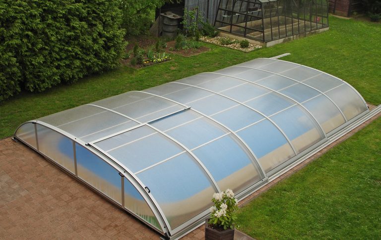 Les avantages d’un abri de piscine en aluminium