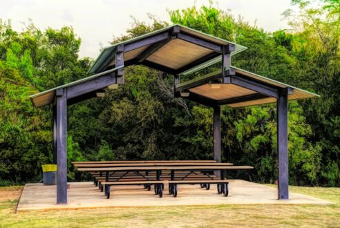 Comment choisir le bon matériau pour votre nouvel auvent lors d&rsquo;un remplacement