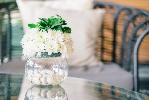 10 idées de décoration avec une table en verre