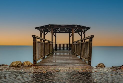 Revêtements de sol en bois pour l&rsquo;extérieur : types, entretien et durabilité