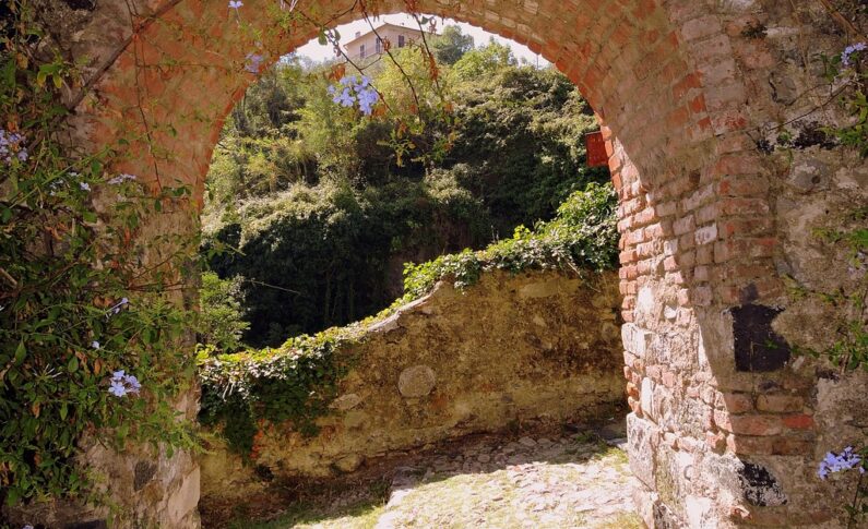Ouverture d’un mur porteur en pierre : la technique du chevalement