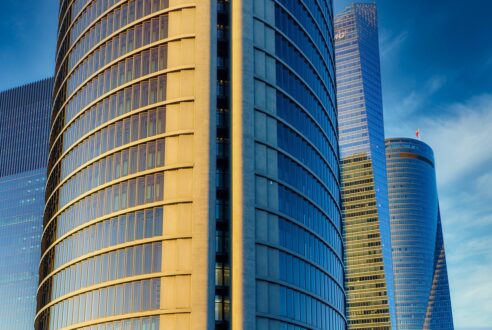 Architecture moderne : quand la charpente métallique devient un atout esthétique