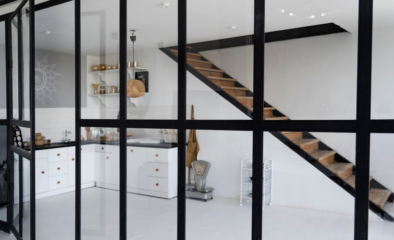 Lumière traversante en sous-sol grâce à la verrière