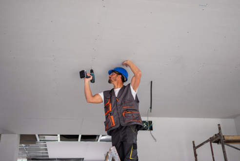 Fixation barre d&rsquo;appui sur placo : renforts obligatoires