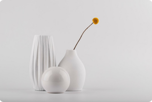 L&rsquo;association blanc et bois : le duo parfait pour un intérieur minimaliste et chaleureux