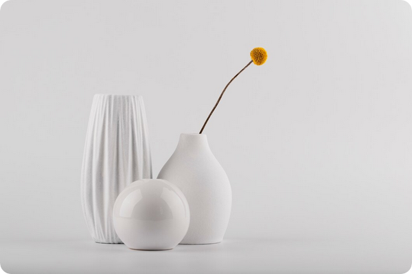 L&rsquo;association blanc et bois : le duo parfait pour un intérieur minimaliste et chaleureux