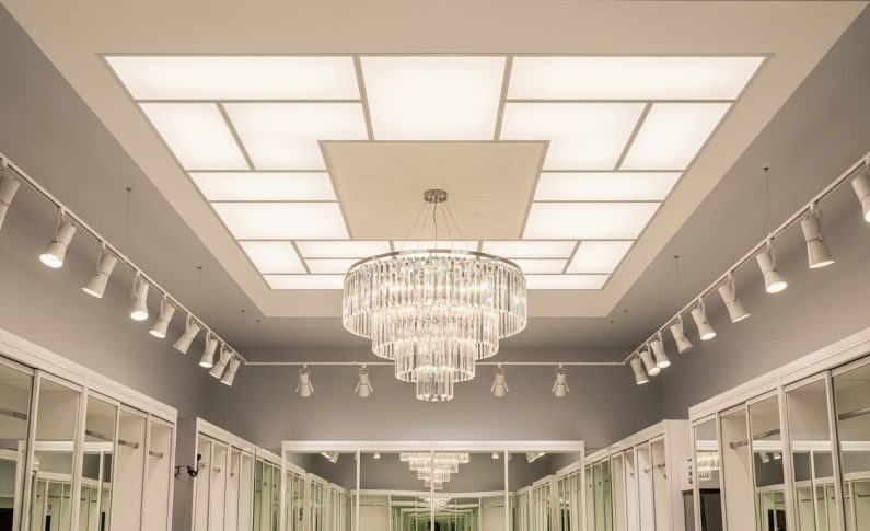 Hauteur plafond et éclairage zénithal dans le dressing