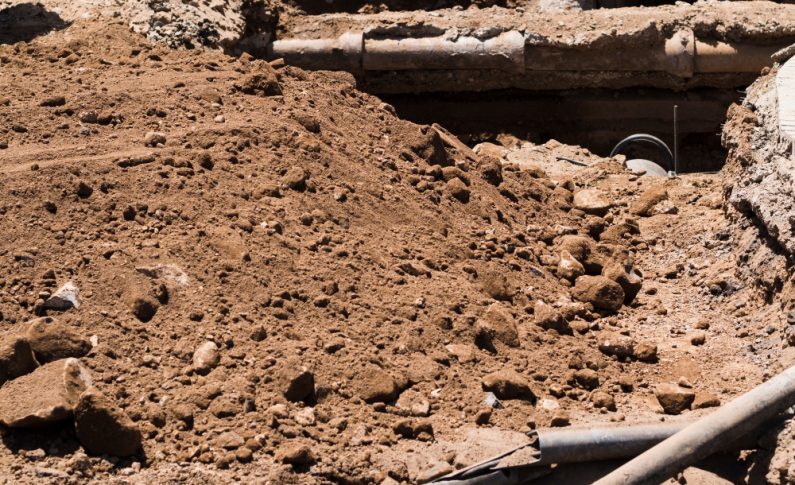 Pourquoi votre fosse septique sent mauvais et comment agir vite ?