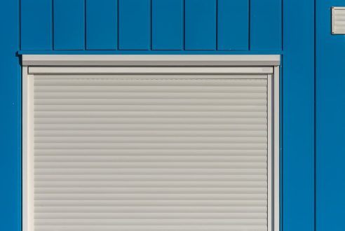 Volets roulants connectés : la base de la domotique senior