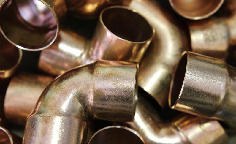 Le prix du cuivre au mètre linéaire : budgeter son chantier