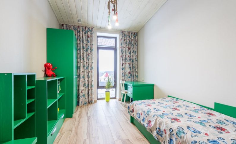 Optimiser l’espace d’une chambre d’enfant sous pente