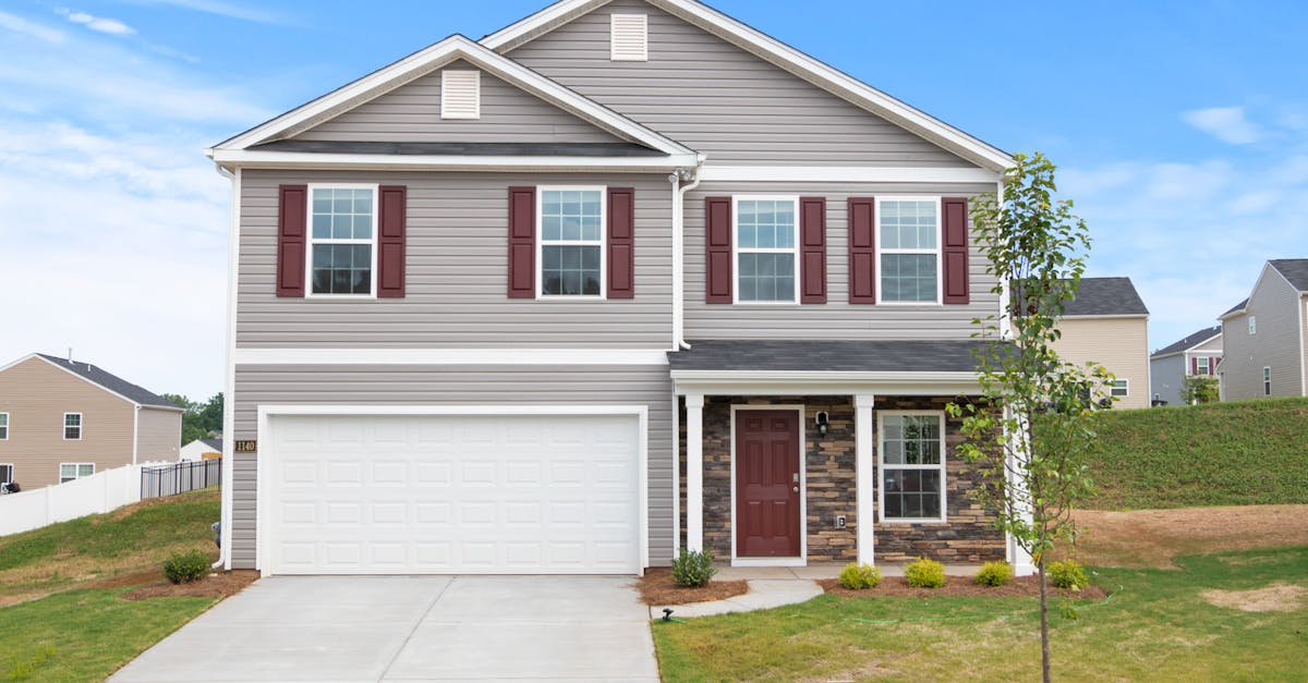 découvrez l'empreinte au sol d'une maison de plain-pied : optimisez l'espace, la simplicité et le confort dans un unique niveau.