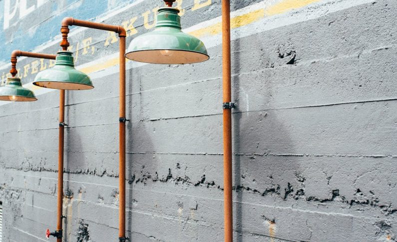 Lampes anciennes : refaire l&rsquo;électricité pour la restauration d&rsquo;objets