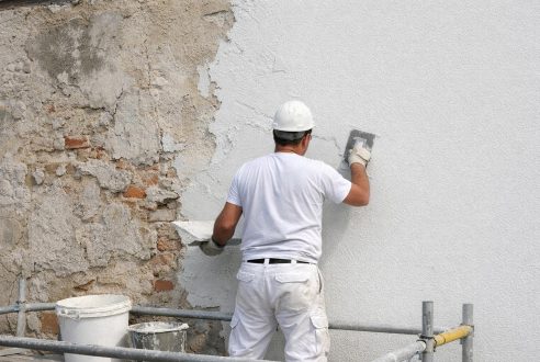 Enduit de façade : la solution miracle pour masquer les imperfections