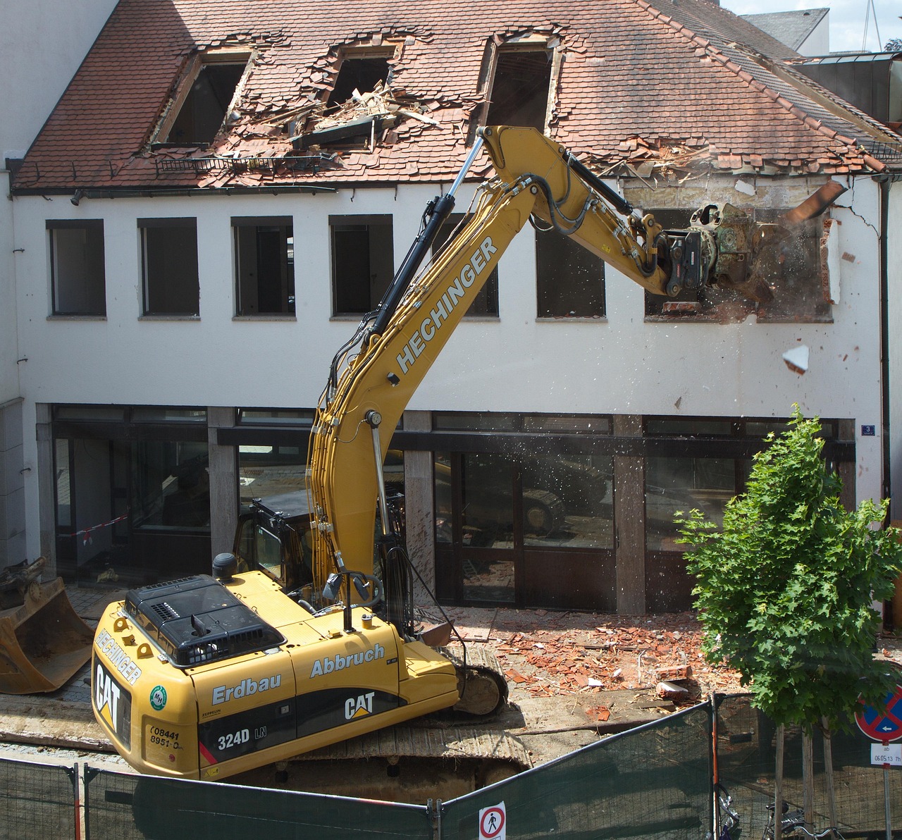 découvrez les différentes méthodes de démolition utilisées dans le secteur de la construction, leurs avantages, techniques et précautions pour des travaux sécurisés et efficaces.