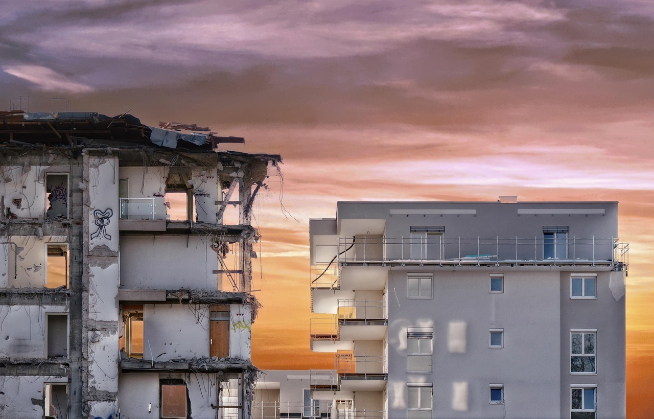 découvrez le processus complet de démolition des bâtiments industriels, incluant les étapes clés, les techniques utilisées et les mesures de sécurité essentielles.