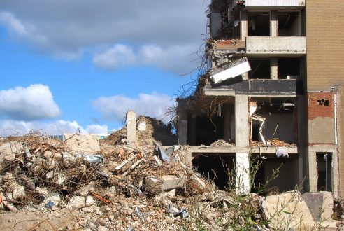 Les étapes d&rsquo;une démolition de bâtiment industriel