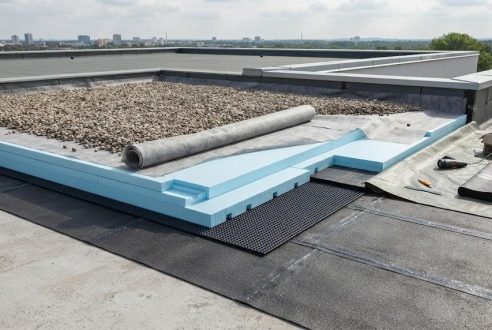 Étanchéité bitumineuse et isolation inversée pour toits plats