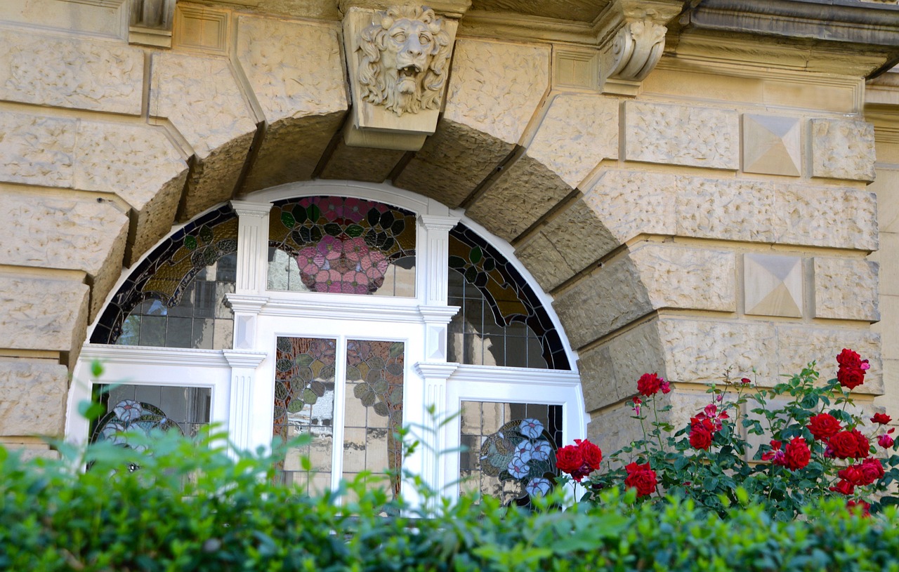 rénovez votre façade pour améliorer l’isolation, protéger votre maison et lui redonner tout son éclat grâce à des solutions adaptées à vos besoins.