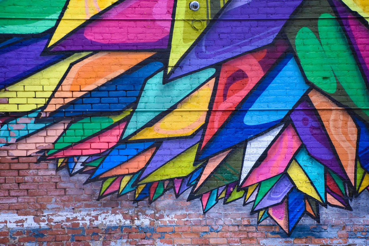 découvrez comment réaliser une peinture murale géométrique et apporter une touche moderne, graphique et personnalisée à votre intérieur.