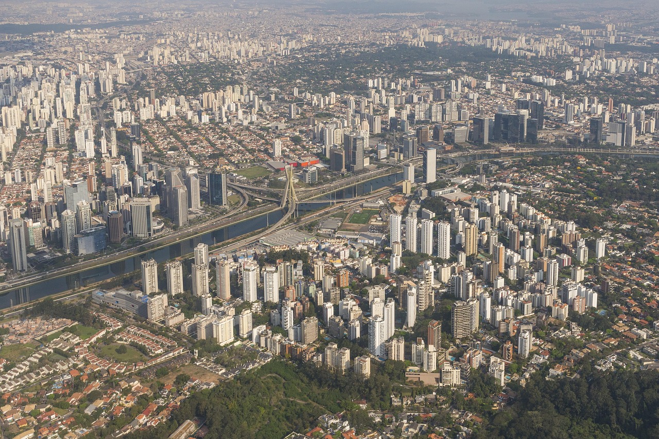 découvrez les principes de la planification des infrastructures pour anticiper les besoins, optimiser les investissements et concevoir des réseaux durables.